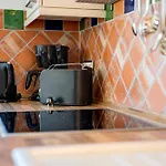 Casa vacanze 5 Sterne Reetdachhaus Wildroeschen *