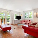 5 Sterne Reetdachhaus Wildroeschen Casa vacanze Zirkow