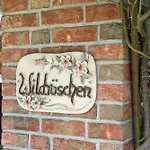 Casa vacanze 5 Sterne Reetdachhaus Wildroeschen Zirkow