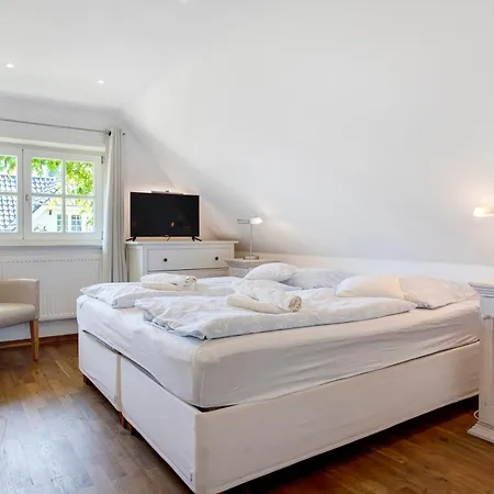 펜션 5 Sterne Reetdachhaus Wildroeschen