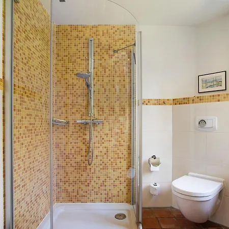 5 Sterne Reetdachhaus Wildroeschen 펜션 지르코우