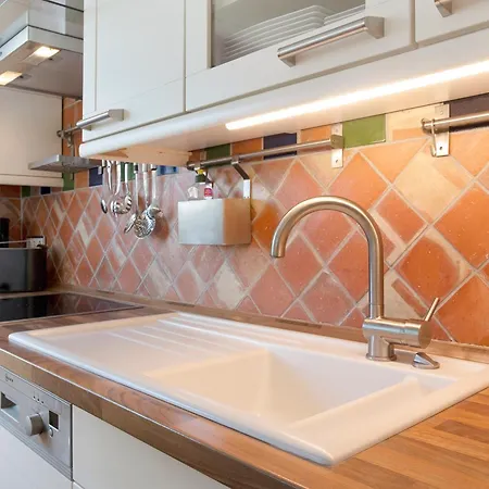 5 Sterne Reetdachhaus Wildroeschen *