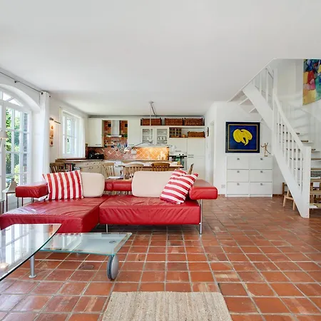 5 Sterne Reetdachhaus Wildroeschen * 지르코우