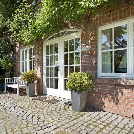 5 Sterne Reetdachhaus Wildroeschen 펜션 *