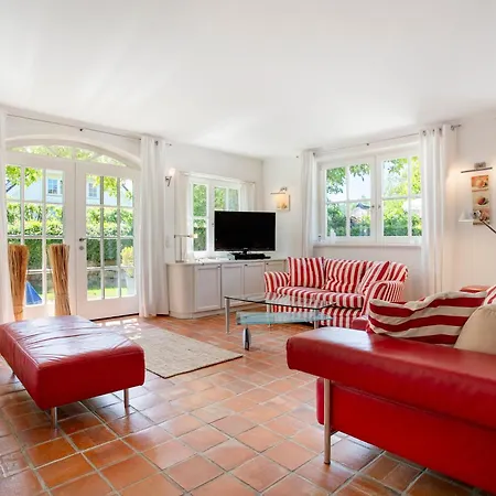 5 Sterne Reetdachhaus Wildroeschen 펜션 지르코우