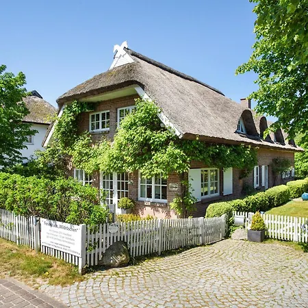 5 Sterne Reetdachhaus Wildroeschen Casa vacanze