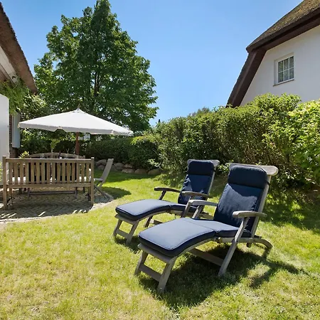 5 Sterne Reetdachhaus Wildroeschen * Zirkow