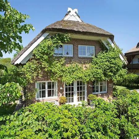 5 Sterne Reetdachhaus Wildroeschen 펜션 *