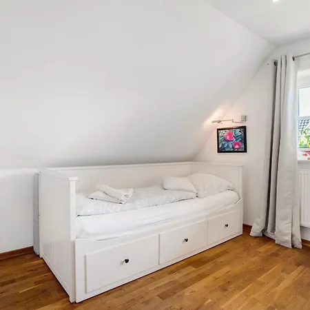 5 Sterne Reetdachhaus Wildroeschen Dom wakacyjny *
