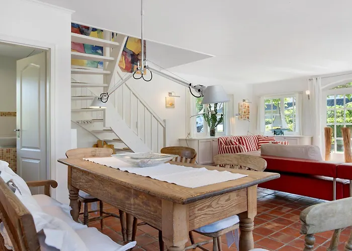 5 Sterne Reetdachhaus Wildroeschen Дом отдыха *