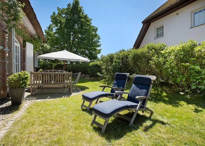 5 Sterne Reetdachhaus Wildroeschen * Zirkow